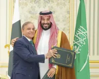 पाकिस्तानी सेना प्रमुख आसिम मुनीर की सऊदी रक्षा मंत्री खालिद बिन सलमान के साथ बैठक: जंग का नाजुक दौर, पाक-सऊदी समझौते की रोशनी में युद्ध का नया आयाम निकलने की आशंका