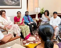 ट्रांसजेंडर विधेयक के खिलाफ ट्रांसजेंडर अधिकार कार्यकर्ताओं ने की राहुल गांधी से मुलाकात: समुदायों से जुड़े लोगों, की कानूनी पहचान और संरक्षण खतरे में पड़ने का लगाया आरोप