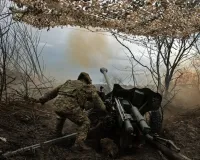 गवर्नर अलेक्जेंडर ड्रोज़डेन्को का दावा: बोले लेनिनग्राद क्षेत्र के ऊपर 50 से अधिक ड्रोन नष्ट, ड्रोन हमले को नाकाम करने की कार्रवाई जारी