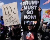 ईरान युद्ध के बीच अमेरिका में 90 लाख लोगों ने किया ट्रंप प्रशासन के खिलाफ 'No Kings Protest', 'ताज उतार दो, जोकर' और 'सत्ता परिवर्तन की शुरुआत जैसे लगाए नारे