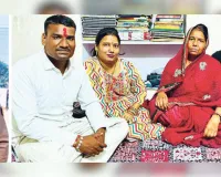 पिता की बूढ़ी आखों में आई चमक आंसुओं में बह गई