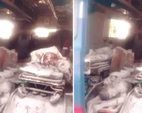 ट्रेलर की टक्कर से बाइक सवार तीन युवकों की मौत : सड़क पर बिखरे सफेद पाउडर से भरे कट्टे, यातायात रहा जाम