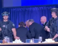 अमेरिका में व्हाइट हाउस में फायरिंग : सीक्रेट सर्विस ने ट्रंप और अन्य नेताओं को निकाला बाहर, हमलावर को पकड़ा