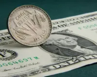 रुपया शुरूआती कारोबार में 16 पैसे टूटा, 93.32 प्रति डॉलर पर पहुंचा