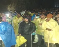 केदारनाथ मार्ग पर भूस्खलन : फंसे 10 हजार श्रद्धालु, एसडीआरएफ ने निकाला सुरक्षित