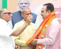 मुख्यमंत्री निवास (CMR) पर जश्न का माहौल : सीएम भजनलाल शर्मा ने नेताओं को खिलाई झालमुड़ी, जीत की खुशी में जुटे दिग्गज