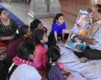 एक माह के प्रशिक्षण शिविर में थिएटर, मीनिएचर पेंटिंग, ब्लॉक प्रिंटिंग और ढूंढाड़ी भाषा सीख रहे प्रतिभागी