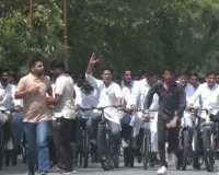 मुख्यमंत्री आवास पर युवाओं की साइकिल रैली, पीएम मोदी के ईंधन बचत संदेश को दिया समर्थन