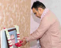 पूर्व उपराष्ट्रपति भैरोसिंह शेखावत को मुख्यमंत्री ने दी श्रद्धांजलि, पुष्प अर्पित कर किया नमन