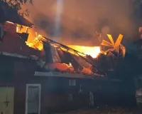 चंडीगढ़ में गत्ता बॉक्स फैक्ट्री में लगी भीषण आग : दूर-दूर तक दिखाई दी लपटें, धुएं से आसपास के क्षेत्रों में दहशत का माहौल