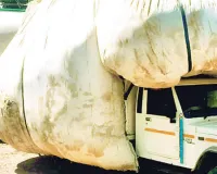 जरा संभल कर...सड़कों पर दौड़ रहे ओवरलोड यमदूत