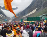 जम्मू कश्मीर : कड़ी सुरक्षा और धार्मिक उत्साह के बीच अमरनाथ यात्रा शुरू, 'बम-बम भोले' के जयकारों संग रवाना हुआ पहला जत्था