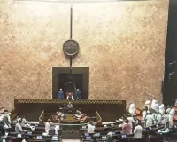 विपक्षी दलों के हंगामे के कारण लोकसभा की कार्यवाही 2 बजे तक स्थगित, अध्यक्ष ने की प्रश्नकाल को चलने में सहयोग की अपील
