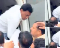 बड़ी चौपड़ पर ध्वजारोहण के बीच अचानक गश खाकर गिरा BJP कार्यकर्ता : साथियों ने संभाला, एंबुलेंस से पहुंचाया अस्पताल