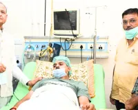अनशनरत छात्र नेता शुभम रेवाड़ से मिले अशोक गहलोत, सरकार से समाधान की अपील