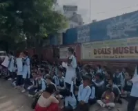 मूक-बधिर विद्यालय के छात्र सड़क पर, टीकाराम जूली ने भाजपा सरकार पर लगाया असंवेदनशीलता का आरोप 