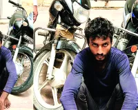 चोरी की बाइक समेत 2 वाहन चोर गिरफ्तार : रोजगार की तलाश में आते जयपुर, सुनसान खड़े वाहनों को राहगीरों को बेचते थे आरेापी