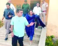 जिला निर्वाचन अधिकारी ने किया मतदान क्षेत्रों का दौरा, अधिकारियों को दिए निर्देश