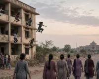 धार के छात्रावास में हंगामा, खिड़की से कूदकर सड़क पर निकलीं छात्राएं, 2.5 किलोमीटर पैदल चलकर प्रशासन से लगाई मदद की गुहार