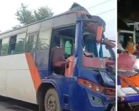 कोड़रमा में सड़क हादसा: कांवरियों से भरी बस और ट्रक की जोरदार टक्कर, 3 की मौत; 34 से ज्यादा घायल