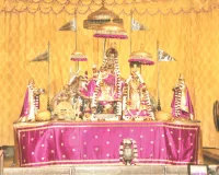 जन्माष्टमी : रात बारह बजे होगा योगेश्वर श्रीकृष्ण का जन्म,श्रद्धालुओं को 13 घंटे देंगे दर्शन