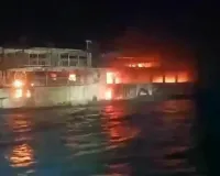 फिलीपींस में दर्दनाक हादसा: नौका में आग लगने से 5 लोगों की मौत, 87 लापता; बचाव और राहत कार्य जारी