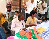 नगर निगम चुनाव : विद्याधर नगर में छह घंटे बाद मतदान का उत्साह, वोटर लिस्ट में नाम नहीं मिलने से मतदाता परेशान