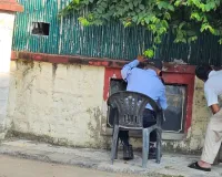 राजस्थान विश्वविद्यालय : कुलगुरु के खिलाफ कैंपस में नाराजगी, नेम प्लेट पर पोती कालिख