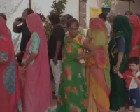 दोपहर 1 बजे तक 38.84 प्रतिशत मतदान, पहले तीन घंटे की तुलना में दूसरे तीन घंटे में मतदान की रफ्तार दोगुनी से अधिक बढ़ी