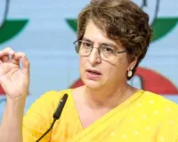 महिलाओं की सुरक्षा करने में समाज और सरकार दोनों विफल : कोई जिम्मेदारी लेने के लिए तैयार नहीं, प्रियंका ने कहा- महिलाओं के विकास की सिर्फ खोखली बातें
