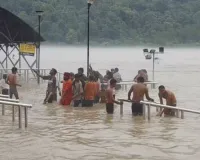 ऋषिकेश में बढ़ा गंगा का जलस्तर, त्रिवेणी घाट खाली कराया गया; जल पुलिस ने लाउडस्पीकर से श्रद्धालुओं को किया सतर्क