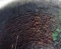व्यक्ति की आत्महत्या का मामला गरमाया : परिजनों का शव लेने से इनकार, आरोपियों की गिरफ्तारी की मांग को लेकर दिया धरना