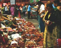 जयपुर के बाजारों में दीपावली की रौनक, छुट्टी के दिन भी लगा जाम