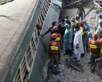 पाकिस्तान में पटरी से उतरी ट्रेन : 4 यात्रियों की मौत, हादसे में 30 लोग घायल