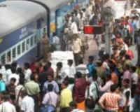 त्योहारों पर चरमराती परिवहन व्यवस्था, सुरक्षित सफर का इंतजार
