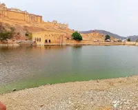 आमेर मावठा में वीडियो शूटिंग के लिए भी मांगी 1 लाख की घूस : शूटिंग में देरी पर फोटोग्राफर से 60 हजार रुपए मांगे, 15 हजार लेने का आरोप
