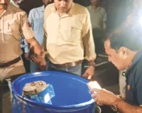 धौलपुर में नकली दूध फैक्ट्री का भंडाफोड़ : पाम ऑयल और मिल्क पाउडर से तैयार हो रहा था दूध, 2 आरोपी गिरफ्तार