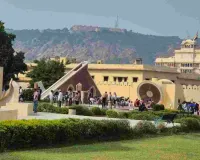 छुट्टियों में गुलजार हुए जयपुर के पर्यटन स्थल : उमड़े सैलानी, आमेर महल से हवामहल तक पर्यटकों की रौनक