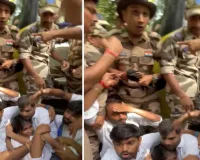‘वोट चोरी’ के आरोपों पर NSUI का अनोखा प्रदर्शन, कार्यकर्ता बने ‘जीवित लाश’, CEC ज्ञानेश कुमार के इस्तीफे की मांग
