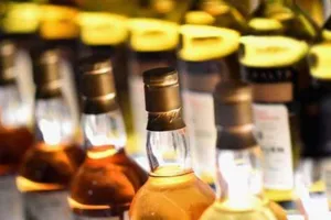 उत्तर प्रदेश: अलीगढ़ में जहरीली शराब पीने से 11 लोगों की मौत, कई गंभीर, सीएम ने दिए जांच के आदेश
