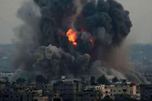 इजरायल ने गाजा पट्टी में हमास के ठिकानों पर किए हवाई हमले, IDF ने ट्वीट कर दी जानकारी