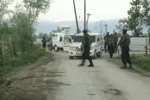 जम्मू-कश्मीर: सोपोर मुठभेड़ में सुरक्षाबलों को सफलता, LeT कमांडर मुदासिर पंडित समेत 3 आतंकी ढेर