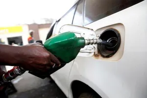 तेल कंपनियों ने लगातार दूसरे दिन बढ़ाए ईंधन के दाम, दिल्ली में पेट्रोल 35 पैसे और डीजल 9 पैसे महंगा