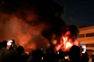 इराक: कोविड अस्पताल में आग लगने से 54 लोगों की मौत, ऑक्सीजन टैंक विस्फोट से हुआ हादसा