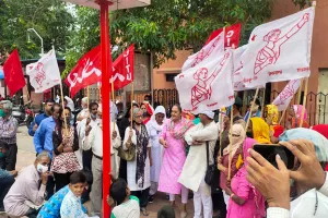 जयपुर जंक्शन पर किसानों का विरोध प्रदर्शन