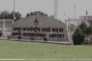 जयपुर से गुवाहाटी जाने वाली फ्लाइट लेट, यात्री परेशान