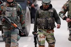 कश्मीर में सुरक्षा बलों के साथ मुठभेड़ में मारा गया अज्ञात आतंकवादी