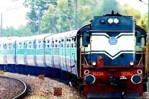 11 ट्रेनों में एमएसटी की सुविधा को किया शुरू