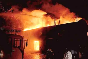 लकड़ी के गोदाम में आग लगने से 11 मजदूरों की मौत 