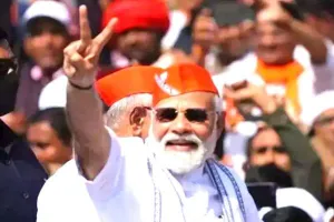 जीत के बाद PM मोदी का गुजरात में रोड शो